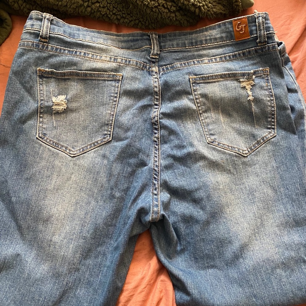 Distressed Jeans - Picture 4 of 4